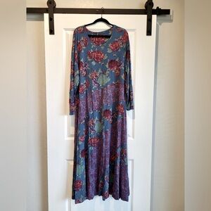 Soft and luxurious beautiful Soft Surroundings long sleeve dress.